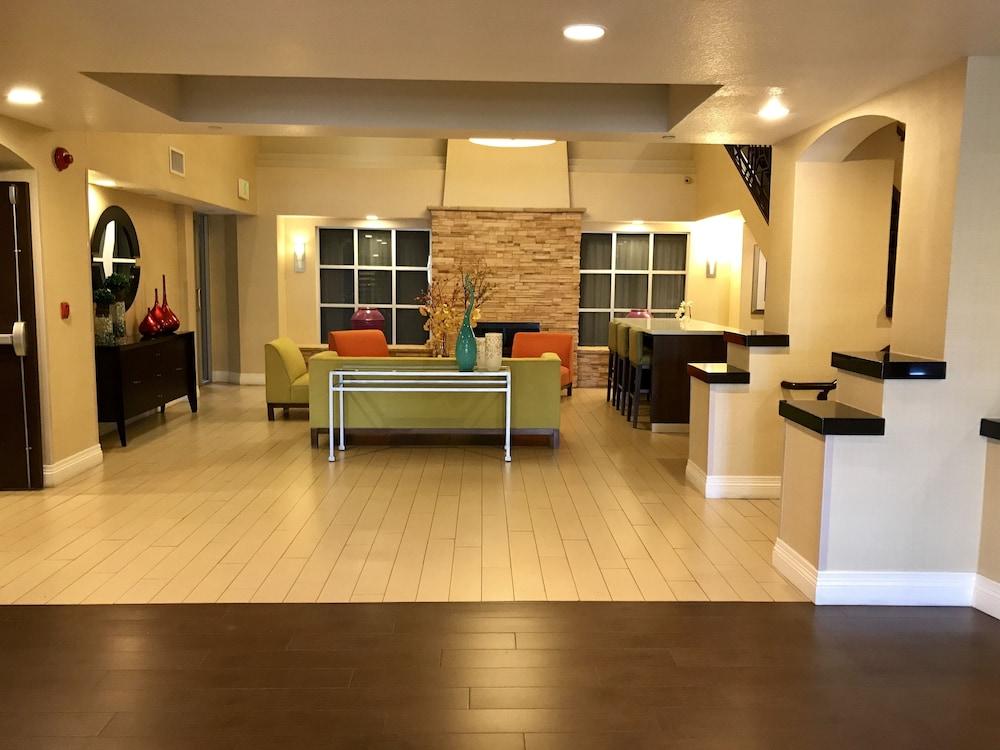 Doubletree By Hilton Chatsworth Los Ángeles